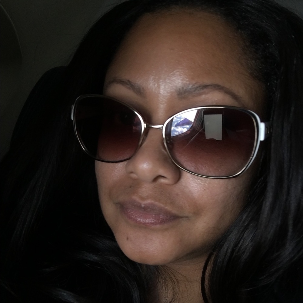 Meet your Posher, Ari